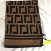 Sciarpa di design di alta qualità invernale Scialle di lana unisex Lettera Fiore a forma lunga Imitazione cashmere sciarpe strette 35 1802183