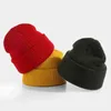 Bonnets de couleur unie Femmes Chapeaux d'hiver Unisexe Bonnet tricoté Hommes Bonnet sans bord Casual Cuffed Soft Automne Dames Bonnets chauds Y21111