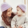 M418 Baby Kids Mother Knitted Hat 2pcs / Set Solid Färg Småbarn Barn Huvudbonader Vuxen Mössa Kepsar