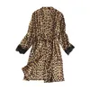 Roupa de dormir feminina cetim seda robe vestido pijama camisola feminina leopardo lingerie robes roupa interior sexy vestido de noite roupão de banho feminino