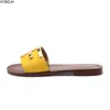 Летние плоские коричневые сандалии женские туфли 2021 роскошные мулы дизайнерские тапочки желтые женские женщины натуральная кожа