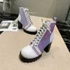 Botas Mulheres Outono Inverno Inverno Botão Multicolor Gradiente Cor Boot Violeta Preto Vermelho Cadarços Confortável Desgaste Real Medalha de Couro Calçados Sapatos