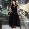 Vårmodell Sexig Lace Patchwork Mesh Black Dresses Kvinnor Långärmad Ruffles Skiktad tårta Midi Party Dress Vestidos 210519