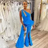 Einzigartige blaue, elegante One-Shoulder-Overall-Abschlussballkleider, seitlich geschlitzte formelle Hosen, Cocktail-Party-Kleider, Schlüsselloch-Rüschen, Satin-Overalls, Abendkleider