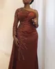 2021 Plus Size Árabe Aso Ebi Um Ombro Vestidos de Baile Sereia Renda Frisada Alta Dividida Noite Festa Formal Segunda Recepção Vestidos de Dama de Honra Vestido ZJ264