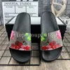 Fashion Mens Womens Scuffs Summer Sandals Slipper Beach Slide Nice Look Slippers Ladies Comfort Home Office Shoes Print Rubber Flowers Bee 36-46 With Box