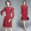 Haut de gamme évider dentelle robe femmes col rond taille haute à volants printemps dame Chic Sim Fit fête Vestidos 210529