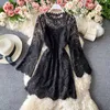 Doce rosa / preto / branco laço oco out mini vestido mulheres outono 2020 elegante decote redondo manga longa a linha vestidos vestidos feminino robe y0603