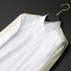 ゴールデンチェーン刺繍のシャツ男性高品質長袖カジュアルなフォーマルドレスシャツロイヤルタキシードソーシャルブラウスキシェムホム210527