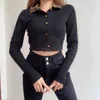 Colletto grafico leopardato T-shirt nera Crop Camicia da donna Top a maniche lunghe Moda Bottone Harajuku T-shirt coreana Abbigliamento femminile 210415