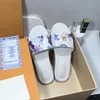 2021 Brand Designer Ladies Slippers Beach Flip Flops Flat Low Sandals Painted Sheepskin Non-slip Outsole Indoor Shoes