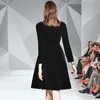 Herfst winter elegante zwarte fluwelen jurk retro vrouwen audrey hepburn lange mouw dames kantoor vestidos mantel 210529