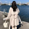 Damengrabenmäntel Beige Kurzmantel Frauen 2021 Zurück Plissee Windjacke Frühling Herbst Mode Koreanischer Stil Lose