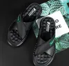 Sommarmän tofflor 2024 Ny mjuk sula latex andningsbara trend strand sandaler utomhus mäns icke-halk avslappnad stor storlek tofflor skor