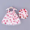 NOUVEAUX Bébé Filles Été Robes Été Double Vêtements sans manches Fête sans manches Fête de la fraise Princesse Longueur du genou + Sun chapeau 2pcs Set 0-3Y Q0716