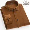 Camisa de pana de gran tamaño 6XL para hombres casuales Sólido Vintage Súper suave 100% algodón Primavera Otoño Bolsillo Negocios Blusa de bolsillo al aire libre 210609