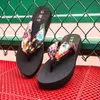 Sommerfrau Pantoffeln Flip Flops Eva Beach Sandalen Innen- und Außen-Slip weibliche leichte Plattformschuhe Folien
