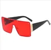 Уникальные негабаритные очки щитов щита для женщин Урожай градиентные черные прозрачные очки женские заклепки большие очки красный розовый