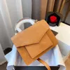 Женщины роскошный дизайнерский мессенджер конверт молния письма мода сцепления мешки дамские простые квадратные кожаные плечо случайные сумки 2021 HASP Cross BodyBag кошелек