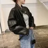 秋の女性ビッグポケットPUフェイクソフトレザージャケットカジュアル女性の緩い短いリベットジッパーバイカーブラックコート