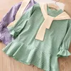 Baby verse jurk lente kid's kleding peuter kind gestreepte tops met verwijderbare sjaal lange mouw losse jurken voor meisjes 210701