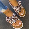 Zapatillas de mujer Leopardo Arco iris Color Precioso Pajarita Zapatillas Abiertas Punta Redonda Pisos Playa Diapositivas Zapatos Sandalia 2021 Zapatillas de verano Y0305