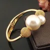 Ukmoc mode legering gesimuleerde parel armbanden charmante vrouwen accessoires metalen manchet armband verklaring sieraden Q0719