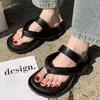 Hausschuhe Dikke Bodem Vrouwen Hausschuhe Persoonlijkheid Brood Strand Sexy Flip Flops Ontwerp Zomer Open Teen Casual Strappy Outdoor Rom Sandalen 220307