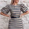 Eleganta kvinnor Khaki Plaid Klänningar Sommar Mode Ladies Puff Sleeve Vestidos Streetwear Kvinna Chic O-Neck Mini Dress 210427