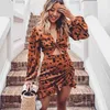 Sexy Satin Women Leopard Drukuj Ruched Vintage Latarnia Rękaw Bodycon Short Boho Wzburzyć Party Shirred Dress 210415