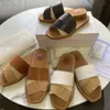 2021 Designer Elegant Woody Kvinnor Sommar Sandaler Klassisk Slip Tofflor Ladies Lyxig Äkta Läder Heels Flip FlopsFlat Sandal Mules Slipper Utomhus