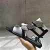 2021 Tasarımcı Kadın Sandalet Moda Düz Terlik Yaz Alt Kelebek ile Rhinestone Açık Rahat Ayakkabılar Beach Flip Flop 35-43 W14