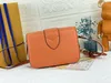 Direct Selling Women Wysokiej jakości Bagon kosmetyczny Moda Złota Letter Klamra Skórzana Sewn Torba Na Ramię Messenger Torebka M55950 Luksusowa torba łańcuchowa 23 * 15x8cm