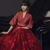 赤女性民族服刺繍チャイナ山の長いエレガントなアジアのガウン中国花嫁のウェディングドレス甘いビンテージVネックイブニングQipao Party Vestidos