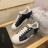 Streetwear Men Designer Skor Svartvitt Cool Luxury Mens Casual Sport Sko Flat Sneakers Högkvalitativ MKJ41568