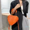 Evening Bags Fashion Shoulder Trendy Luxury Crossbody Bag Female Simple Solid Color Top Handbag Heartshaped Leather Tote Phone1942170