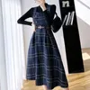 2021 Yeni Sonbahar Kış Kadın Setleri Iki Parça Elbiseler Ile Kemer Yün Kareli Vintage Moda Lady Y211228 Suits