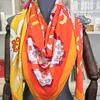 Luksusowa marka Design Printed Square Bandana 130 * 130 cm Twill Silk Scarf Kobiety Kerchief Szaliki Dla Panie Stole Shaws