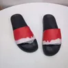 2021 Designer Män Kvinnor Sommar Sandaler Flip Flops Beach Slide Slippers Ladies Sandali Firmati da Donna Skor Klassisk laser Färgrik med låda