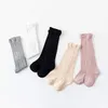 2021 Babybuis Gevoelige kousen Meisjes Jongens Uniform Knie Hoge Sokken Zuigelingen en Peuters Katoen Pure Color