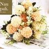 装飾的な花の花輪ヨーロッパスタイルの人工的な真珠の菊シミュレーションブーケ結婚式の装飾を持って花の家の装飾
