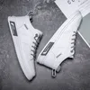 Bra Sneakers 2021 mid-top sport löparskor herrmode svart grå beige trend unga människor
