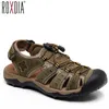 Roxdia Fashion Summer Beach Oddychające Mężczyźni Sandały Prawdziwej Skóry Męskie Sandal Man Causal Shoes Plus Size 39-48 RXM007 210624