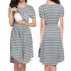 Maternity Striped Dress Maternity Round Collar Stripes Fulltryck Vit knälängd Oregelbunden Kjol Kortärmad Nursing Dress G220309