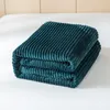 毛布Bonenjoy Flannelの毛布ベッドのための緑の色の柔らかい格子縞ソファクイーン/キングサイズベッドのベッドの上のベッドのベッドのベッド