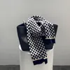 Hattar, halsdukar handskar sätter svart och vitt rutorplatta Plaid Scarf Women's 2022 Höst Vinter Koreansk Varm