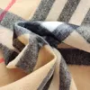 カシミアスカーフソフトと厚いファッション女性の高級スカーフユニセックスクラシックチェック柄大きなショール模倣11色男性100％暖かい冬スカーフ