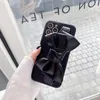 3d luksusowy skórzany łuk uchwyt na rękę na telefon dla iPhone 11 12 Pro max x xr xs 7 8 plus aparat miękka ochrona przed iPhone 13