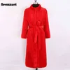 Nerazzurri winter lange warme dikke rood pluizige faux bontjas vrouwen lange mouw standaard kraag riem elegante designerkleding 211122