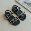 Sandalias de moda para niñas, zapatos de playa de suela blanda para niños de verano, princesa antideslizante con oso de metal, zapatos escolares de princesa 210713